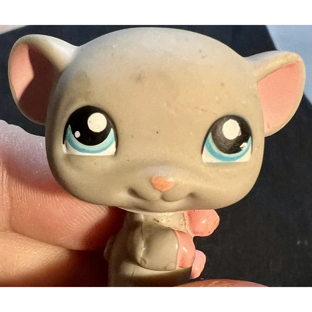 Hasbro Littlest Pet Shop Gray Mouse Figure Blue Eyes Pink Ears Toy for‎ Ages 3-7
